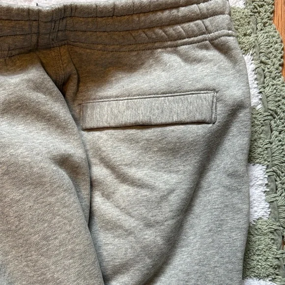 Nike men’s Light Gray Fleece Joggers - Picture 4 of 4